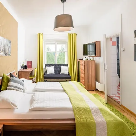Rosenau Superior Hotel 4*