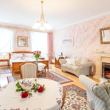 Rosenau Superior Hotel 4*